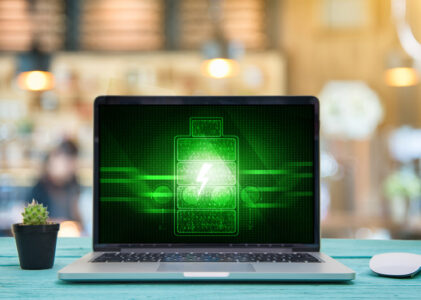 comprehensive summary of modern laptop batteries and external laptop batteries, with features and factors to consider.